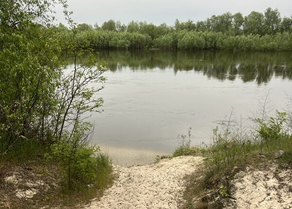 Кемпінг на Десні, пляжи є